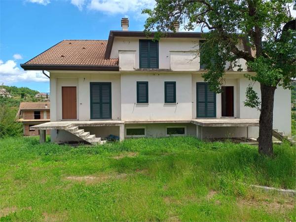 Villa Bifamiliare in Vendita a Torrice Via Casilina