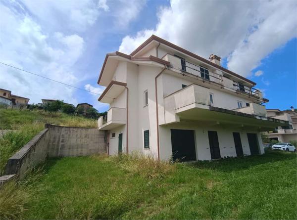 Villa Bifamiliare in Vendita a Frosinone Sr Casilina