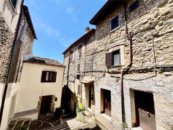 Stabile / Palazzo in Vendita a Fiuggi Via Umberto I