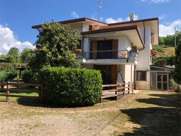 Villa in Vendita a Torre Cajetani Via Del Cerreto 