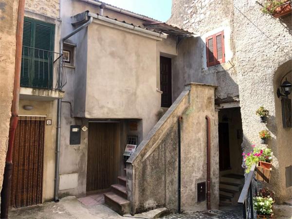 Casa singola in Vendita a Torre Cajetani Via Giuseppe Garibaldi 