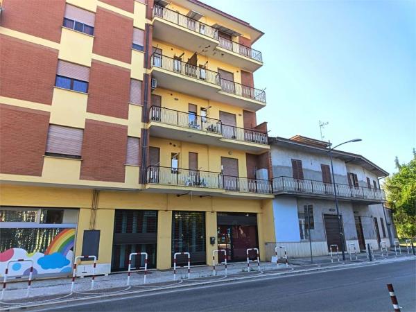 Negozio in Affitto a Frosinone Via Maria