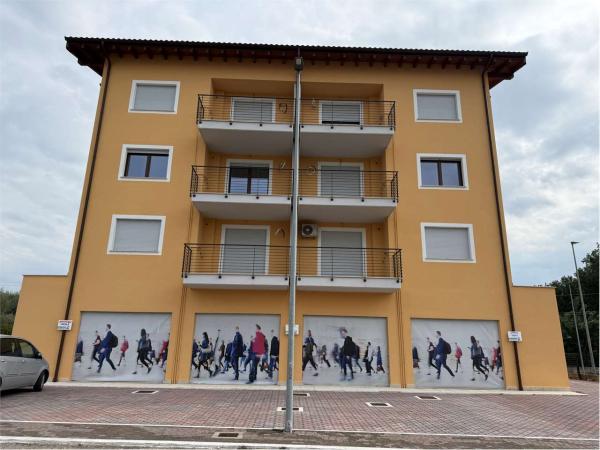 Negozio in Affitto a Alatri Via Latina