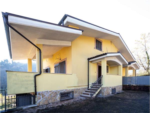 Villa Bifamiliare in Vendita a Ceccano Via Castellone