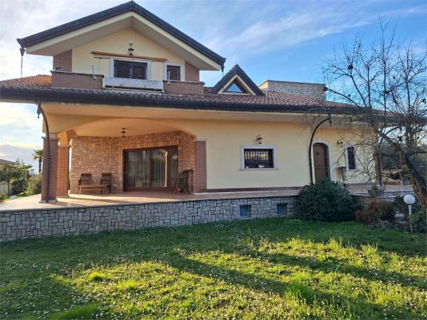 Porzione Villa in Affitto a Alatri Via Montelena