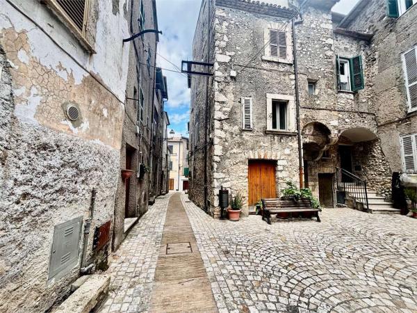 Appartamento in Vendita a Acuto Via Del Colle 