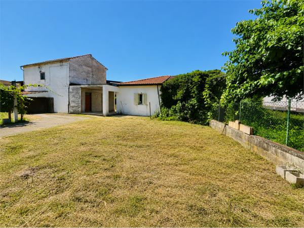 Porzione di Casa in Vendita a Frosinone Via Termini D'alatri