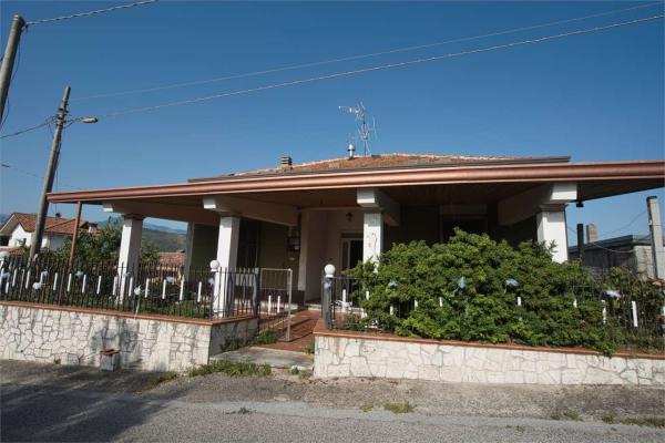 Casa singola in Vendita a Torrice Via Tufare