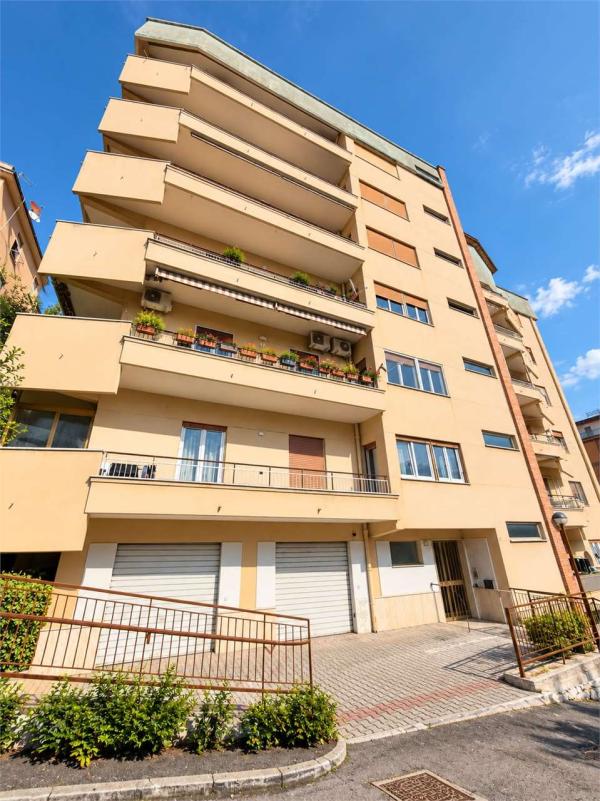 Appartamento in Vendita a Frosinone Via Dante Alighieri